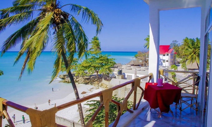 Nungwi Bed & Breakfast | Room Na - at the left side sea view 3rd flat with 2 guests