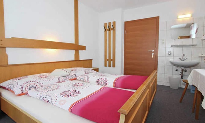 Tobadill Apartment | Room no. 4 double room (max. 3 persons) - Haus Mühlhof