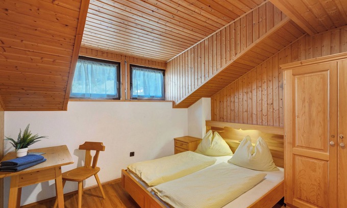 Valle Aurina Apartment | Room 'Pension Waldheim 7' with Mountain View, Shared Garden and Wi-Fi