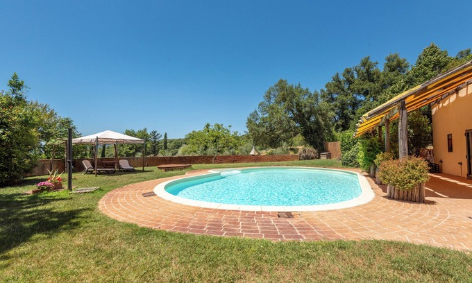 Monticiano Apartment | Room 'Podere Marroneto - Camera 3' with Mountain View, Shared Pool and Wi-Fi