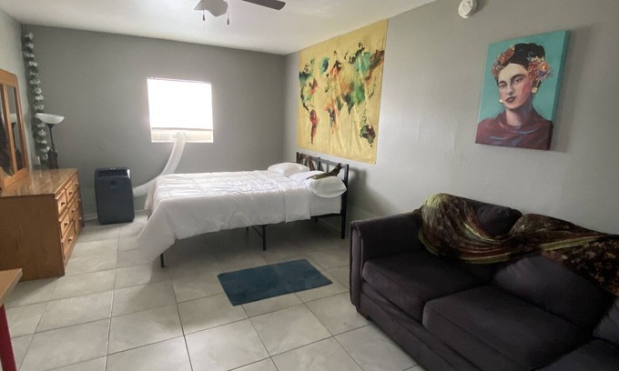 Orlando House | Room Private Entrance/BathroomUCF Area