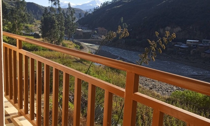 Huaraz Cottage | room private view mountain range white and interandean valley