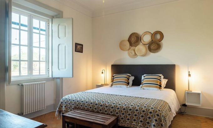 Cabeco de Vide Apartment | Room 'Quarto Duplo Com Wc Privativa 4' with Shared Pool, Wi-Fi and Air Conditioning