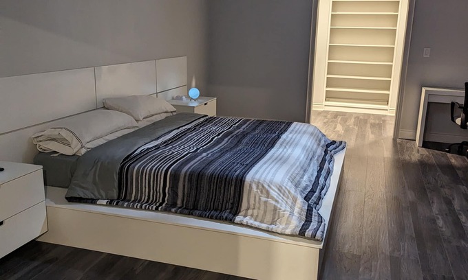 Grimsby House | Room Rental in Large Grimsby Home by the Lake