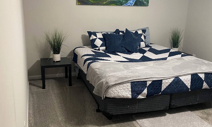 Spring Lake House | Room rental-King Size Bed with AC and WiFi in phenomenal Spring Lake