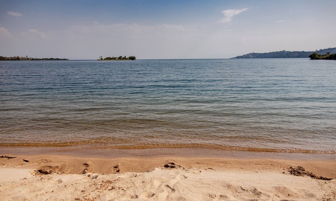 Buhongo House | Room-serene Lake View Lodge in Kayove, R