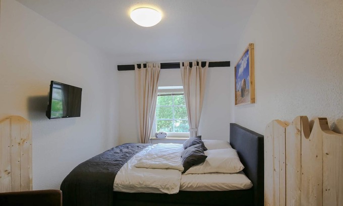 Friedrichsgraben Apartment | Room Stuuv eight in Friedrichsgraben for up to 2 people