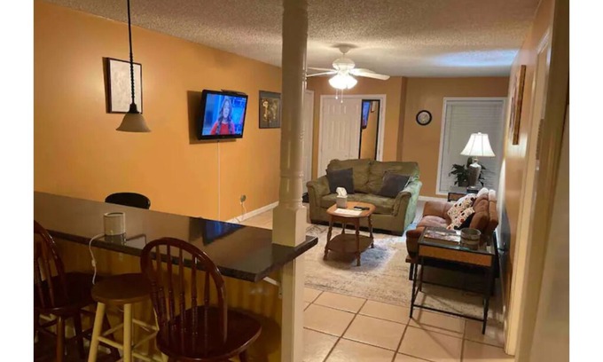Jackson House | Room to Relax, spacious 1 Bedroom,Washer/Dryer,