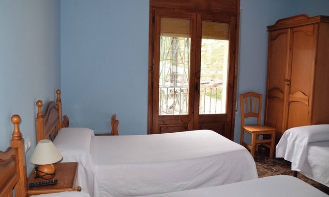 Villarluengo Apartment | Room 'Triple Con Balcón' with Balcony and Wi-Fi