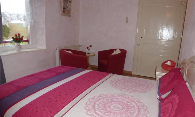 Villafans Bed & Breakfast | Room with garden, Wi-Fi, lounge, games
