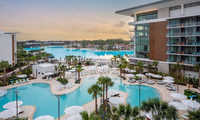 Florida Central Atlantic Coast House | Room with Pool View and Balcony Near Ripley's Believe It or Not!