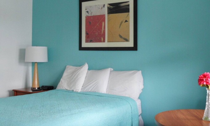 Lake George Hotel | Room with Two Double beds Lake George