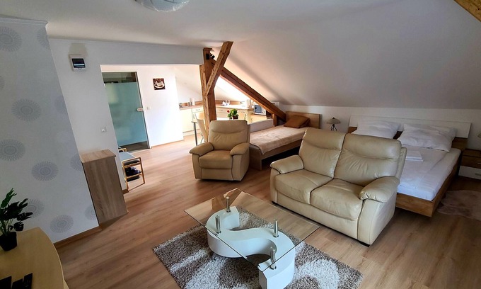 Kirchbach Apartment | Rooms 4 Holiday - Room 3