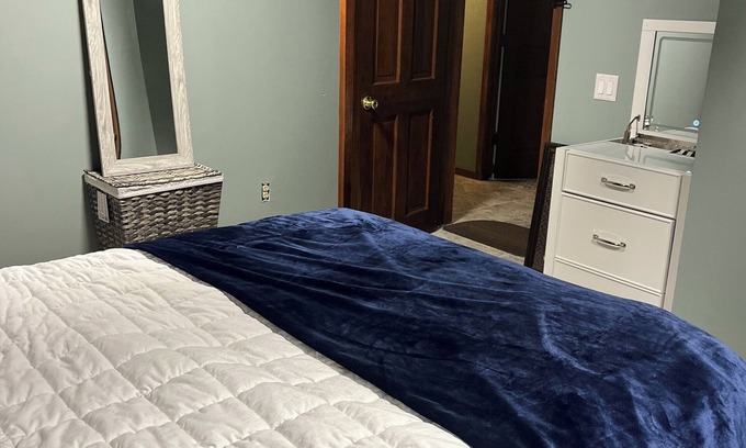 Glyndon House | Rooms for rent in a Charming 3-bedroom house. Ideal for traveling workers