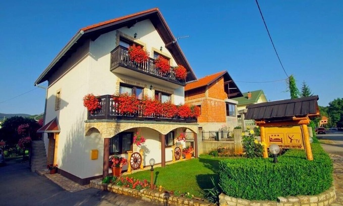 Grabovac Apartment | Rooms Ilija, (10767), Rakovica, Croatia