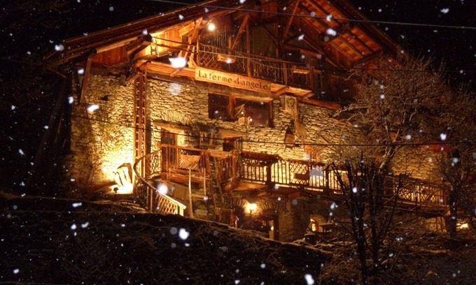 Seez Bed & Breakfast | Rooms in a superb mountain chalet with refined, cosy decor!