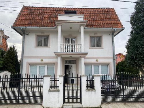 Vozdovac House | Rooms Jajinci