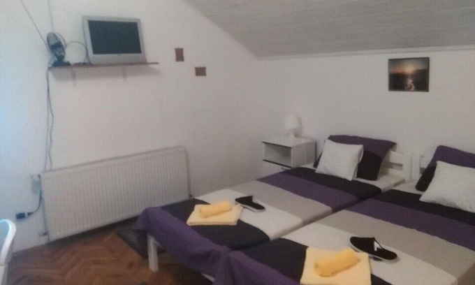 Virovitica Apartment | Rooms MiLa - Two Bedroom with Bathroom