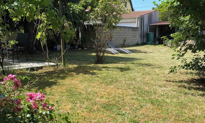 La Ville-du-Bois Apartment | Rooms near Paris (20mn to Paris)