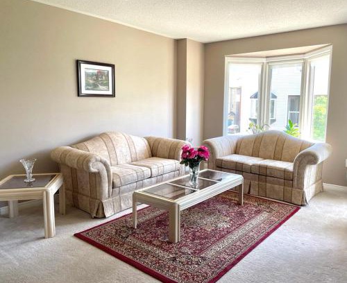 Burlington House | Rooms near Train Station