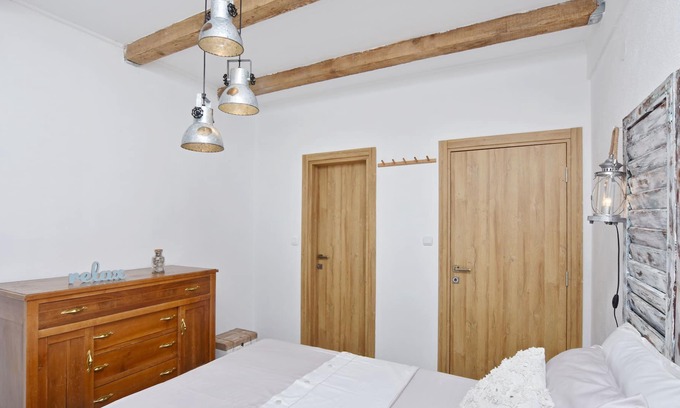 Limljani Apartment | Rooms Sveti Toma