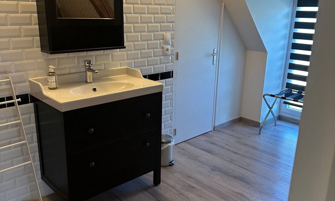 Fontguenand Bed & Breakfast | Rooms with guest table in Berry, near Beauval Zoo, parking