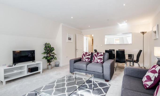 Leatherhead Apartment | Roomspace Serviced Apartments - Royal Swan Quarter
