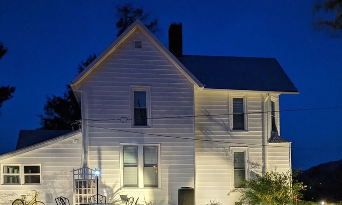Dryden House | Roomy 1896 Victorian Farmhouse Farm Stay in Lee Virginia