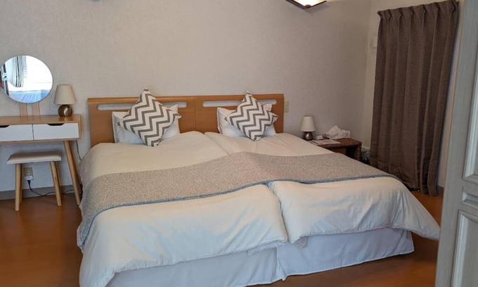 Shin-Osaka House | Roomy 4BR Home Sleeps 9/ShinOsaka/Large Groups