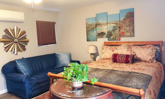 Ivey Ranch - Rancho Del Oro Apartment | Roomy comfy guest suite w/private entrance
