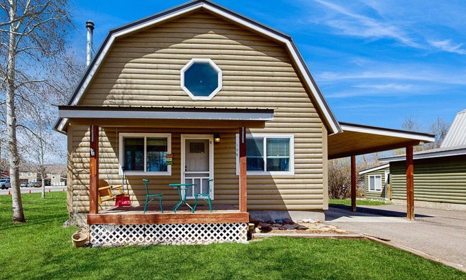Gunnison House | Roomy Dog-Friendly Home with Seasonal Stream - Easy Access to Outdoor Activities