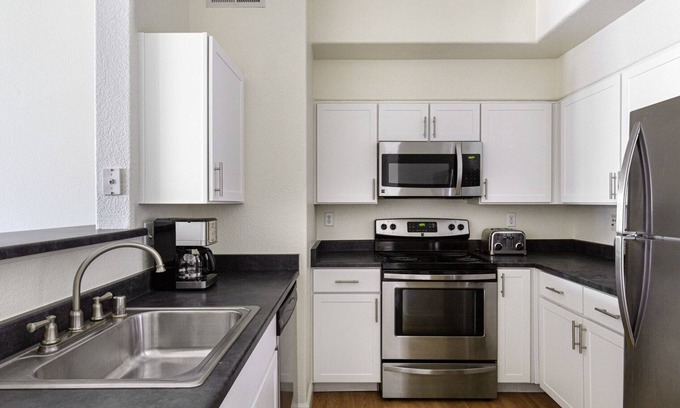 Fremont Apartment | Roomy Fremont 3BR w/ Pool, Gym, W/D, near TJ, WF, BART, by Blueground