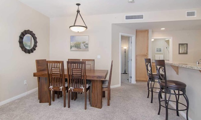 Pacific Terrace Condo | Roomy Gaslamp Condo with Pool