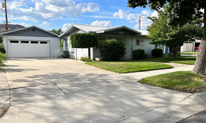 Coulee Dam House | Roomy three bedroom home with Boat/RV parking