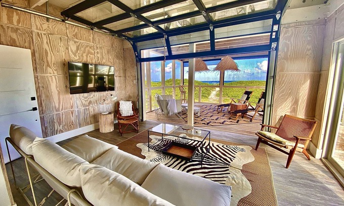 Hope Town House | Rooster Beach : Modern Beach Front Home