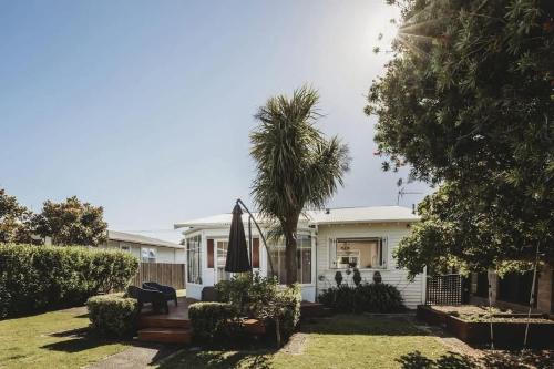 Fitzroy House | Ropiha Retreat Close To Fitzroy Beach