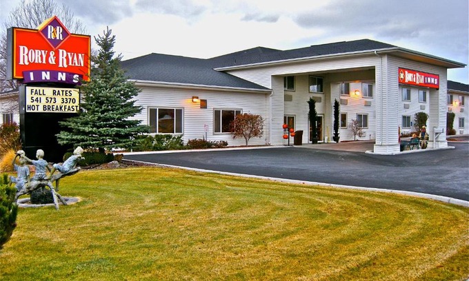 Hines Hotel | Rory & Ryan Inn