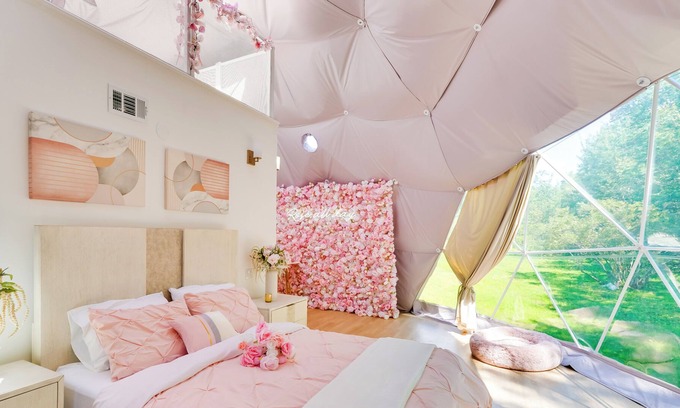 Monticello Apartment | 'Rosé All Day' Geo-Dome Vacation Rental w/ Deck!