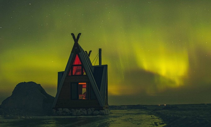 Riverton House | Rosa - Modern Viking Cabin, luxurious, secluded, off-grid
