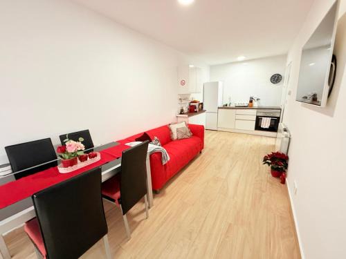 Pozuelo de Alarcon Apartment | Rosa Rooms, Habitación con baño privado