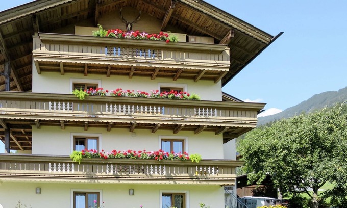 Hart im Zillertal Apartment | Rosalie by Interhome