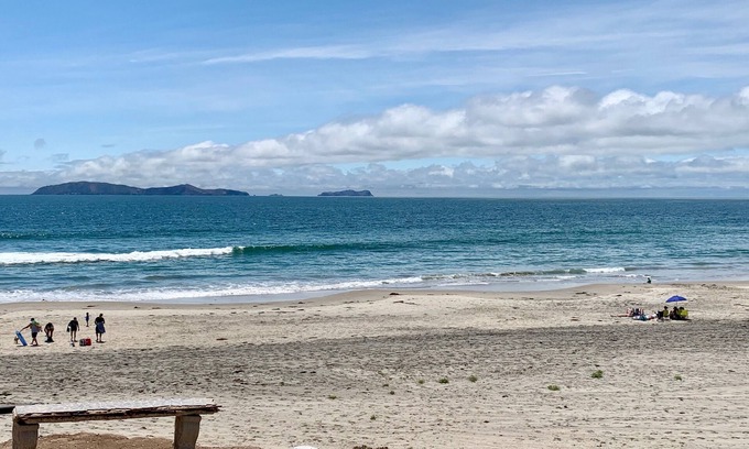 La Joya House | Rosarito Beach House Sleeps 14 & Steps to Sandy Beach Mins to Downtown