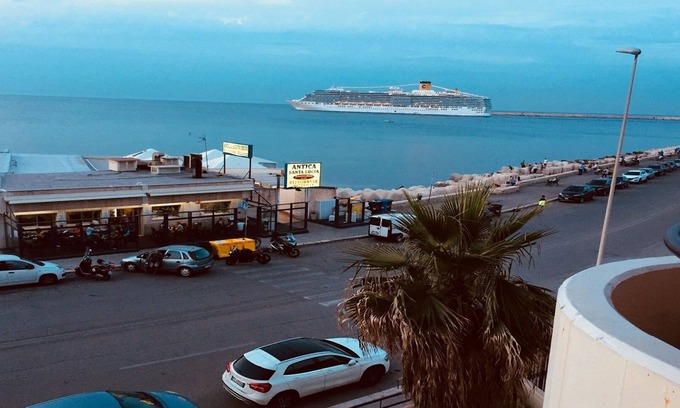 Municipio 3 Apartment | Rosé 14-balcony by the sea