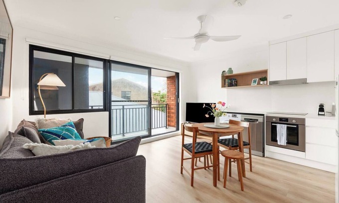 Rose Bay Apartment | Rose Bay Horizon Breezy Living near Beach and Ferry
