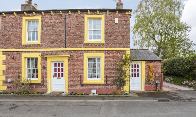 Crosby-on-Eden Cottage | ROSE COTTAGE, family friendly, character holiday cottage in Carlisle