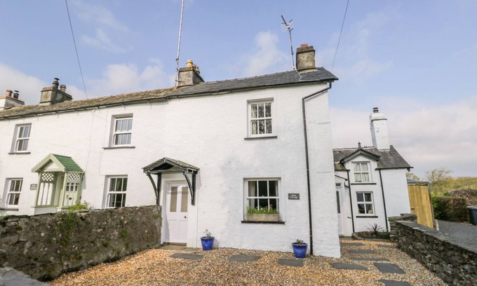 Lowick Cottage | ROSE COTTAGE, family friendly, with open fire in Lowick Bridge
