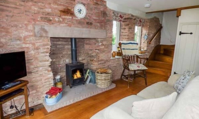 Monmouth Cottage | Rose Cottage