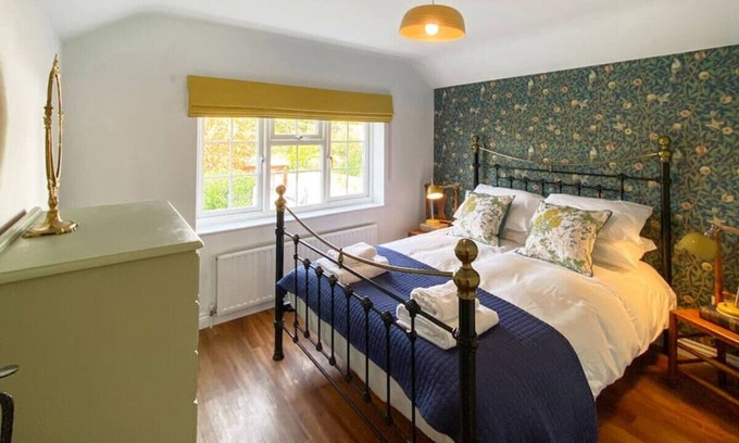 Kettleburgh House | Rose Cottage, Kettleburgh - Sleep 4 Cosy & Calm