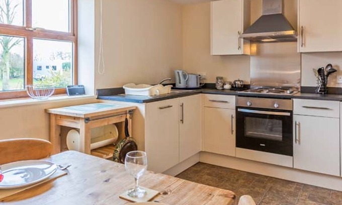 Ovington Cottage | ROSE COTTAGE, pet friendly, character holiday cottage in Eppleby