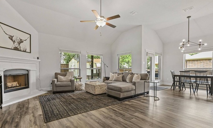 Forest Hill House | Rose Crest Casa